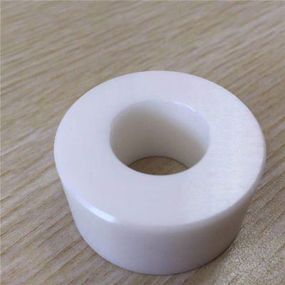 Yttria Stablilized ZrO2 6.0g / cm3 زركونيا أنابيب السيراميك الأكمام زركونيا الأكمام