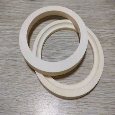 حلقات سيراميك الألومينا عالية القوة للكسر 3.9g / Cm3 مقاومة للاهتراء
